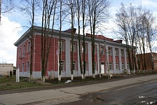 Входная группа Администрация Завьяловского района.  Калинина,  68